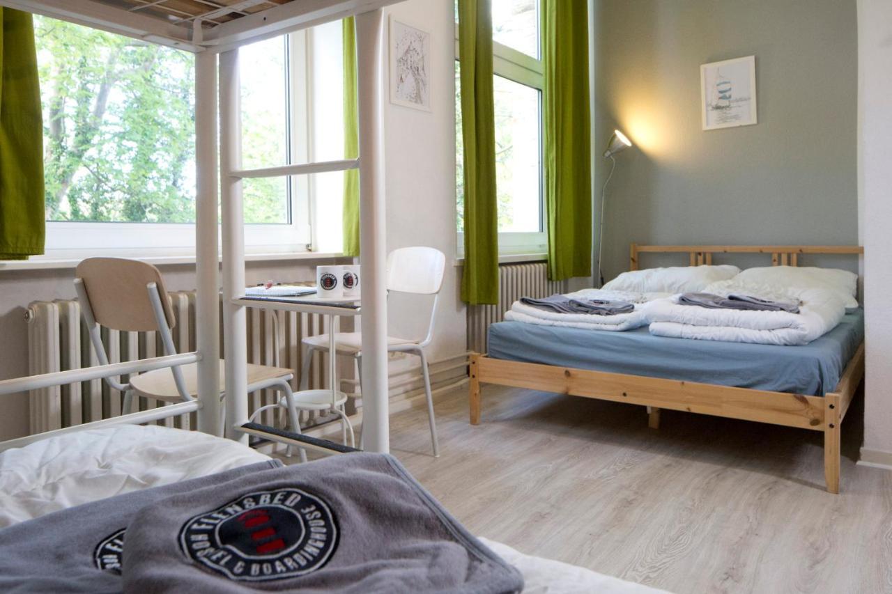 Flensbed Hotel & Hostel フレンスブルク エクステリア 写真